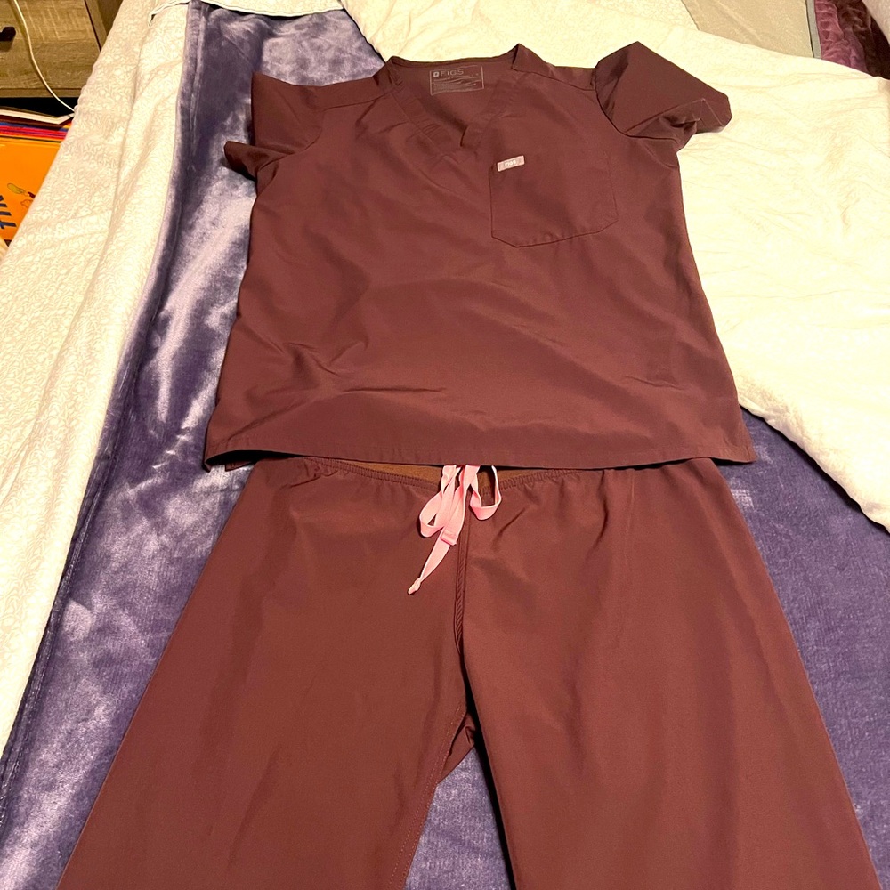 Copy Figs Brown Scrub Top and bottoms